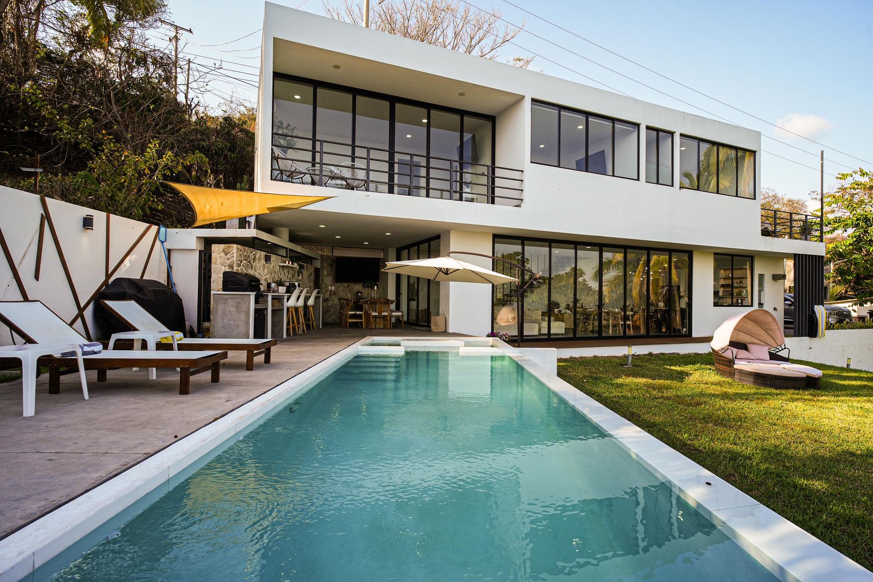 White Swan Villa and its private infinity pool