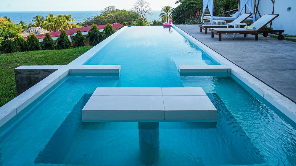 Infinity pool with in-water loungers